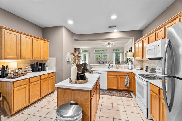 31 Endor Forest Place, The Woodlands, TX 77382
