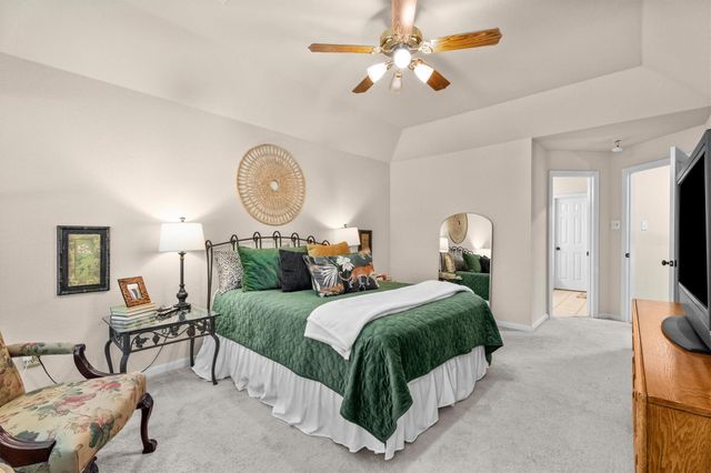 31 Endor Forest Place, The Woodlands, TX 77382