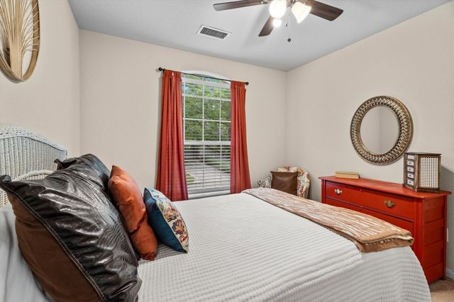 31 Endor Forest Place, The Woodlands, TX 77382