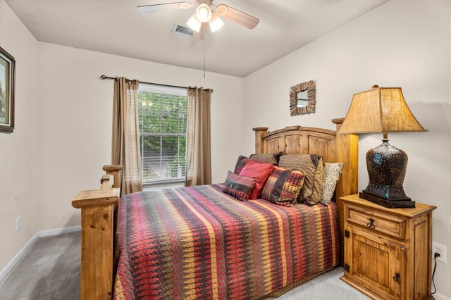 31 Endor Forest Place, The Woodlands, TX 77382