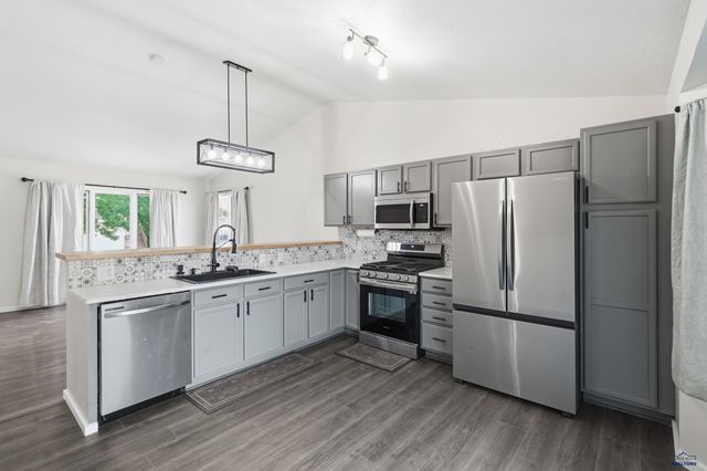 1220 RANGE VIEW CIR, Rapid City, SD 57701