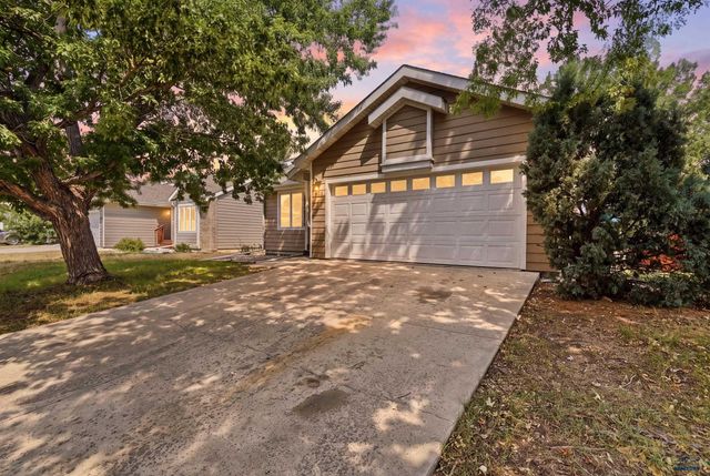 1220 RANGE VIEW CIR, Rapid City, SD 57701