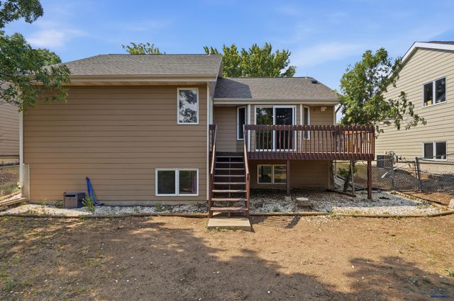 1220 RANGE VIEW CIR, Rapid City, SD 57701