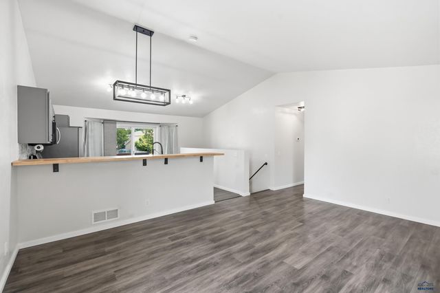 1220 RANGE VIEW CIR, Rapid City, SD 57701