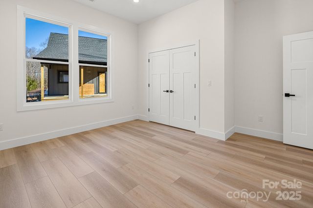 4 Shytle Lane, Fletcher, NC 28732