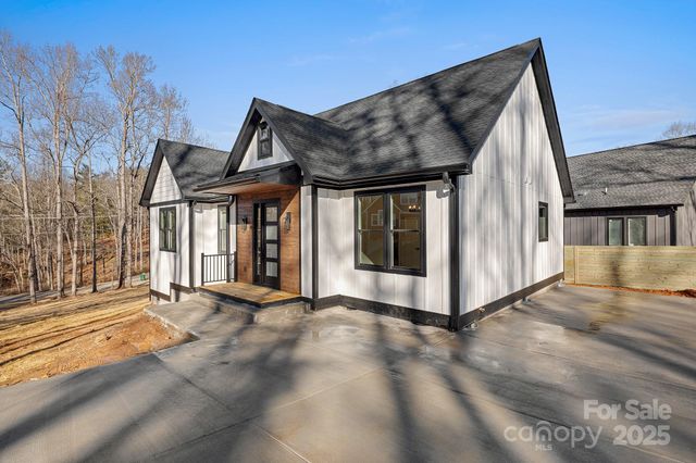 4 Shytle Lane, Fletcher, NC 28732