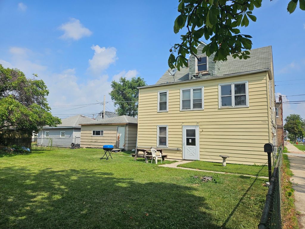7600 W 61st Street, Summit, IL 60501