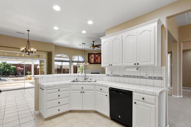 702 Shakeley Ln, Ione, CA 95640