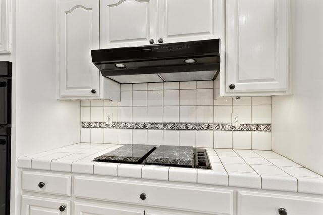 702 Shakeley Ln, Ione, CA 95640