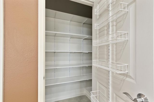 702 Shakeley Ln, Ione, CA 95640