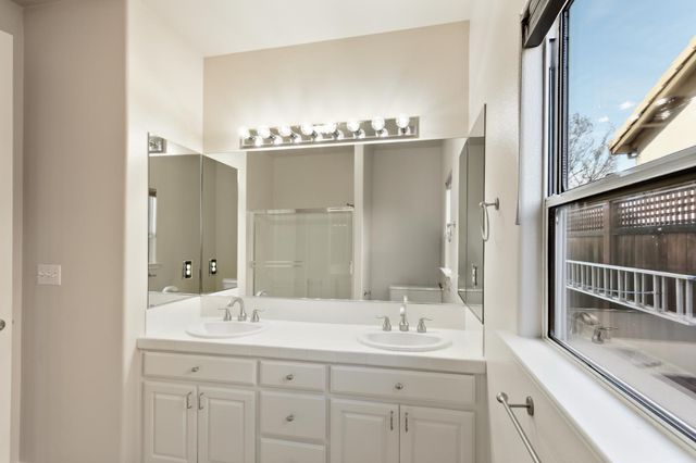 702 Shakeley Ln, Ione, CA 95640