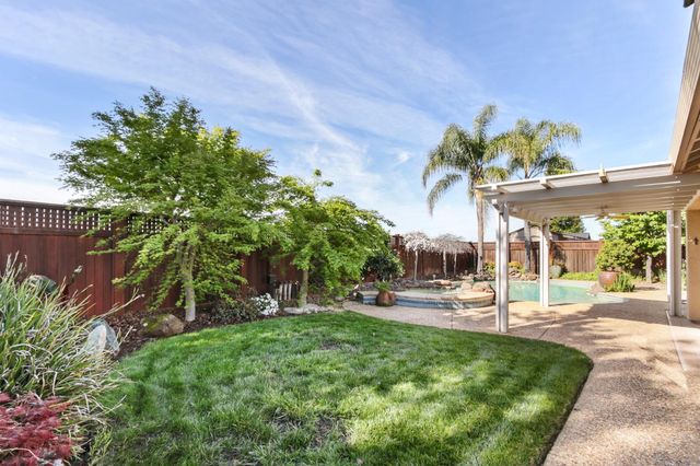 702 Shakeley Ln, Ione, CA 95640