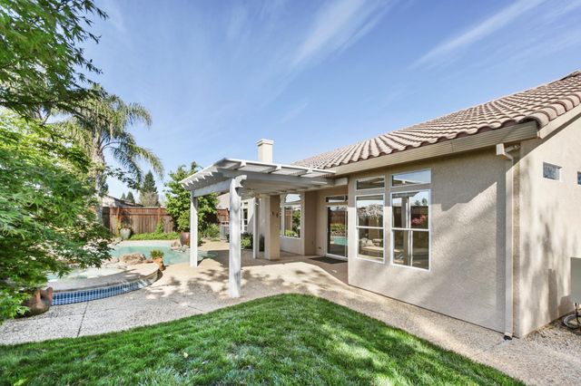 702 Shakeley Ln, Ione, CA 95640