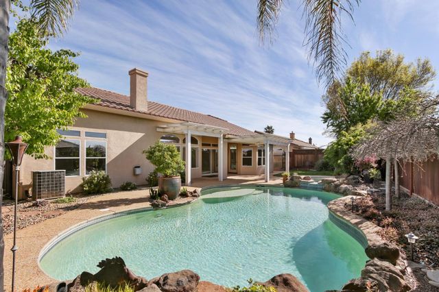 702 Shakeley Ln, Ione, CA 95640