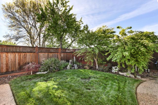 702 Shakeley Ln, Ione, CA 95640