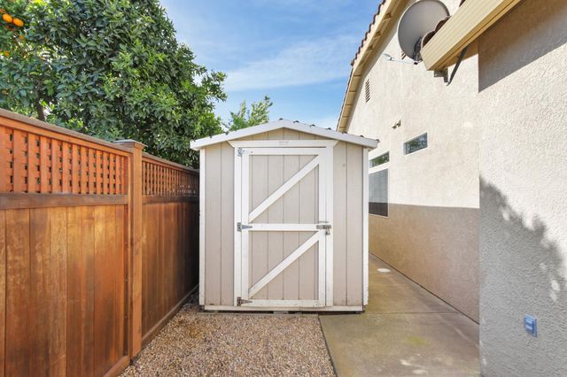 702 Shakeley Ln, Ione, CA 95640