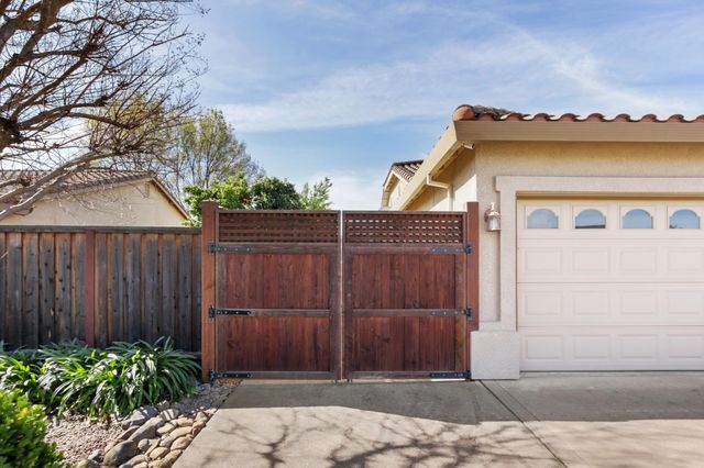 702 Shakeley Ln, Ione, CA 95640