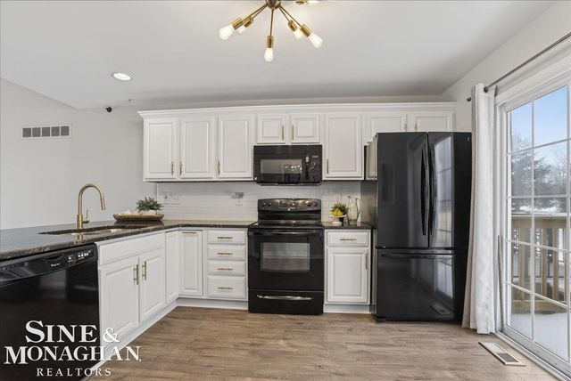 2075 Pauls Court, Marysville, MI 48040