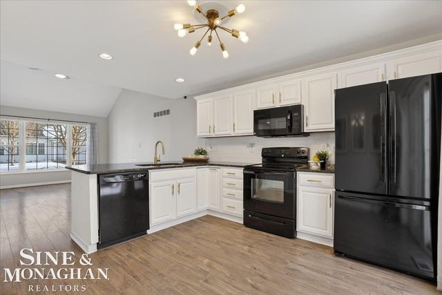 2075 Pauls Court, Marysville, MI 48040