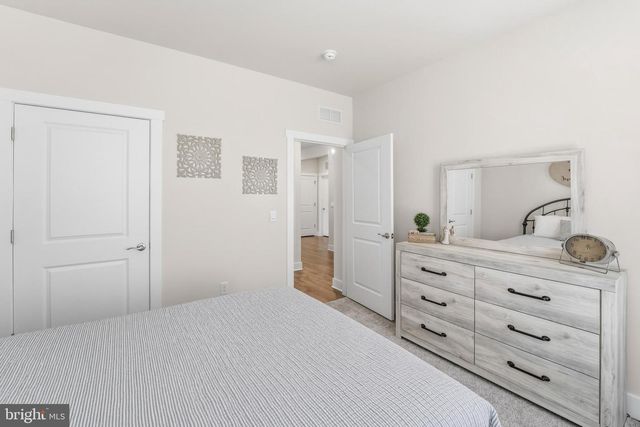 101 CONGRESSIONAL CT, Moorestown, NJ 08057