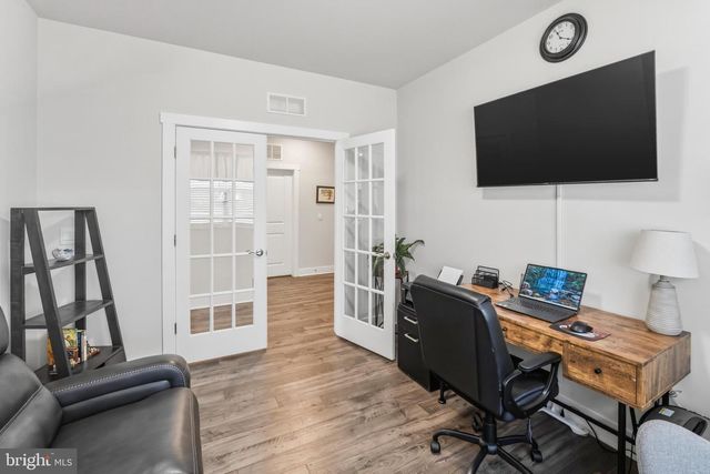 101 CONGRESSIONAL CT, Moorestown, NJ 08057