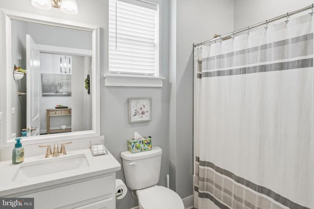 101 CONGRESSIONAL CT, Moorestown, NJ 08057