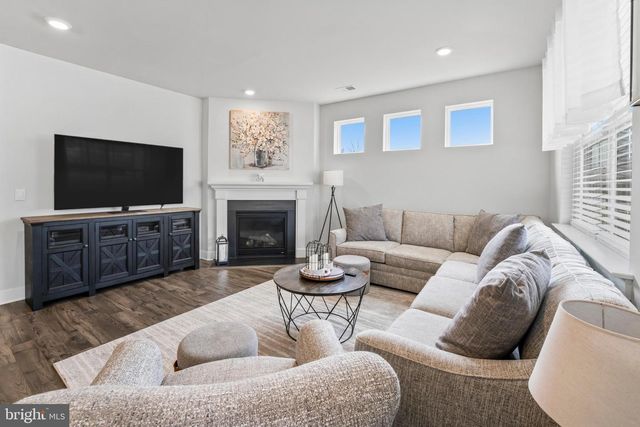 101 CONGRESSIONAL CT, Moorestown, NJ 08057