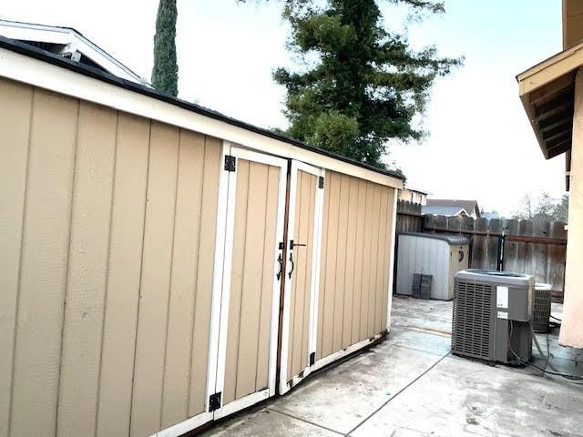 230 Vermont Ave, Turlock, CA 95380