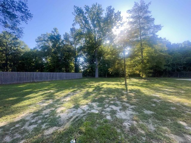 11983 Forest Oaks Ct, Baton Rouge, LA 70815