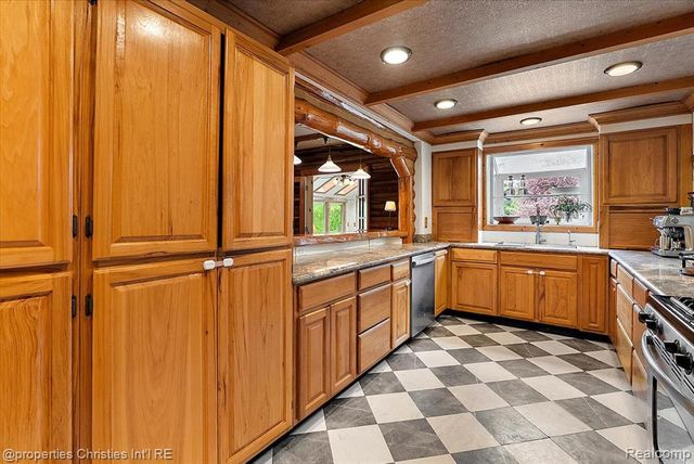 4880 Algonquin Boulevard, Clarkston, MI 48348