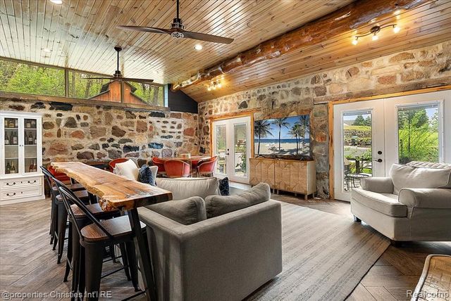4880 Algonquin Boulevard, Clarkston, MI 48348