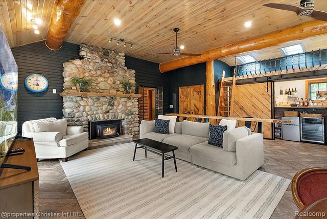 4880 Algonquin Boulevard, Clarkston, MI 48348