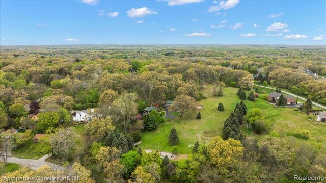 4880 Algonquin Boulevard, Clarkston, MI 48348