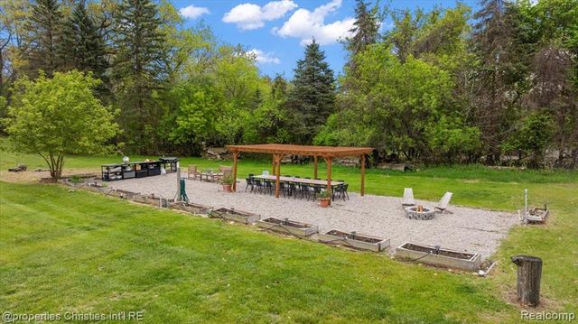4880 Algonquin Boulevard, Clarkston, MI 48348