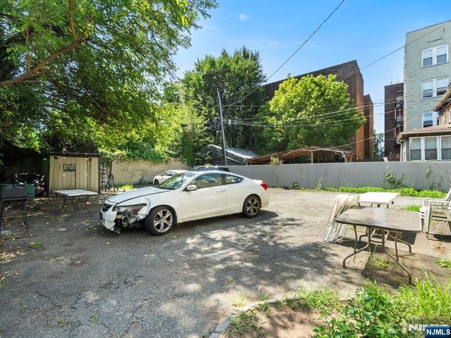 98 Ashland, East Orange, NJ 07017
