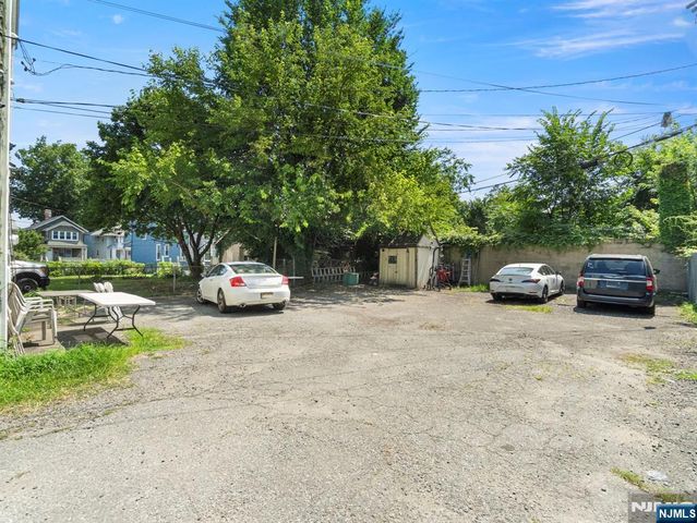 98 Ashland, East Orange, NJ 07017