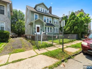 98 Ashland, East Orange, NJ 07017