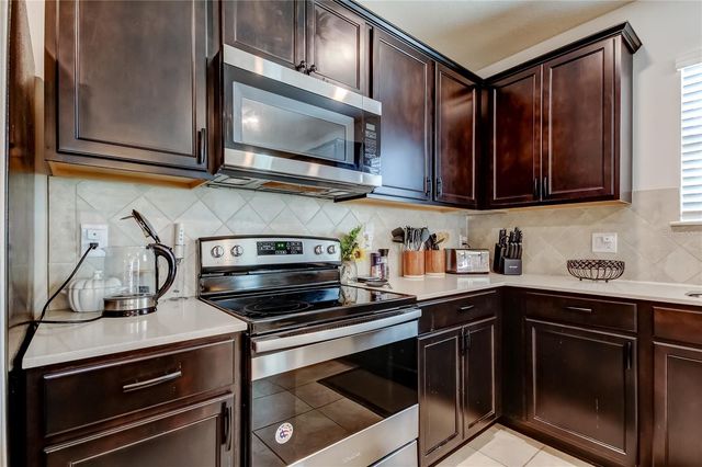 906 SWAYING SAWGRASS AVENUE, Ruskin, FL 33570