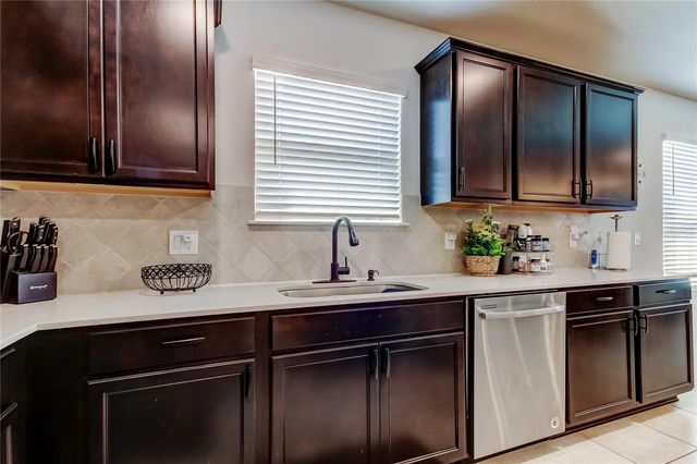 906 SWAYING SAWGRASS AVENUE, Ruskin, FL 33570