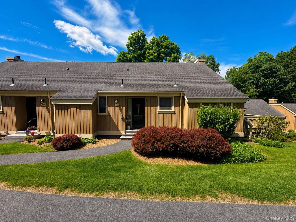 13 Heritage Hills B, Somers, NY 10589