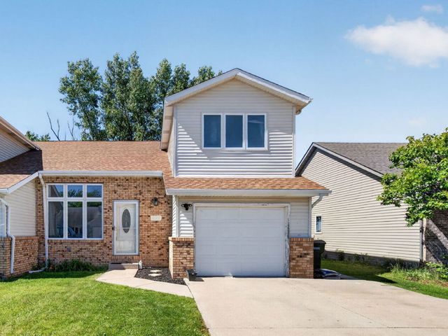 574 W Oak Street, Coal City, IL 60416