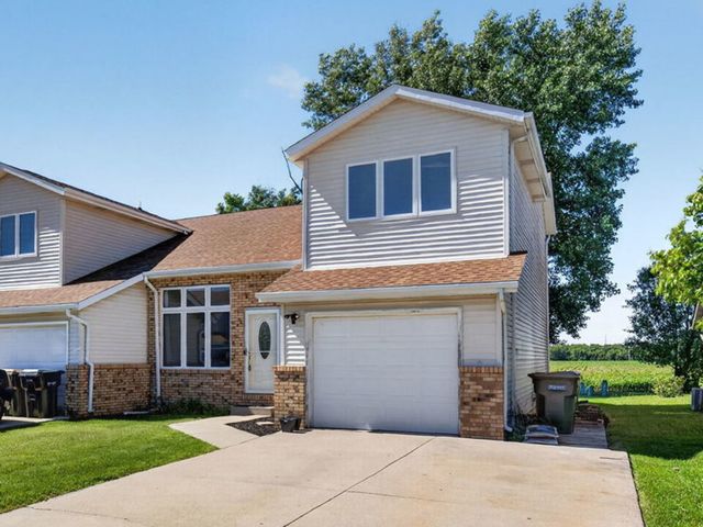 574 W Oak Street, Coal City, IL 60416