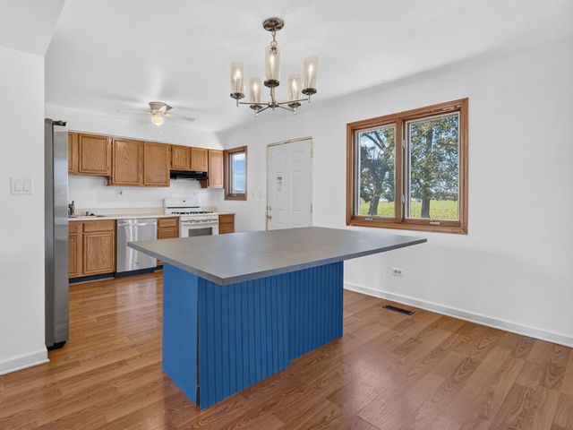 574 W Oak Street, Coal City, IL 60416