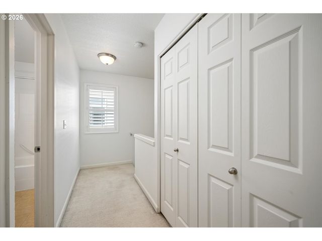 5648 Ne CADDIS Dr, Hillsboro, OR 97124