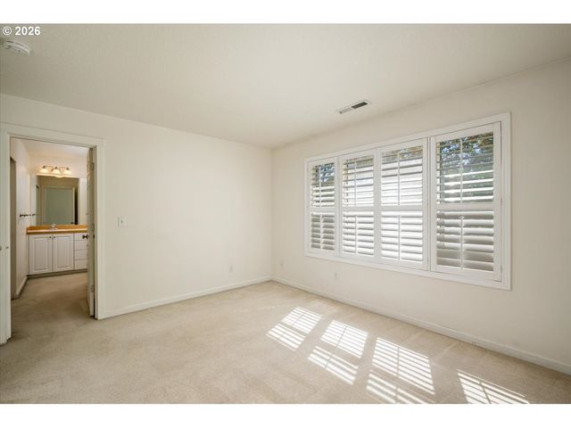 5648 Ne CADDIS Dr, Hillsboro, OR 97124
