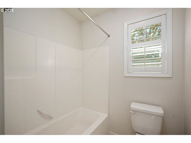 5648 Ne CADDIS Dr, Hillsboro, OR 97124
