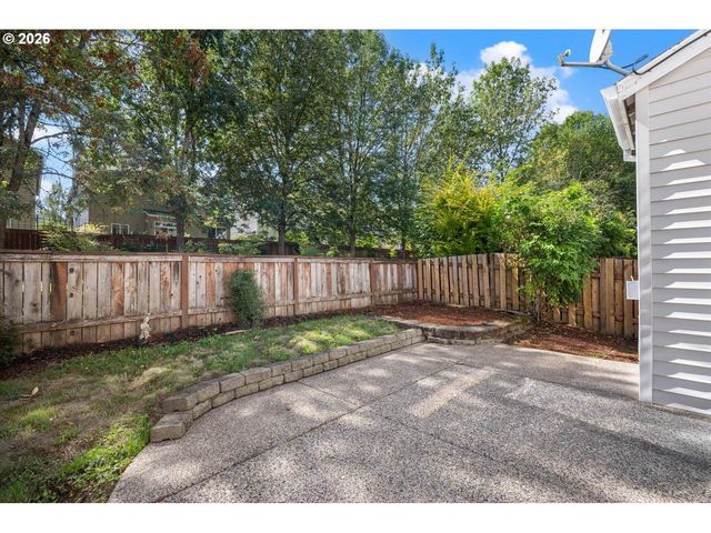 5648 Ne CADDIS Dr, Hillsboro, OR 97124