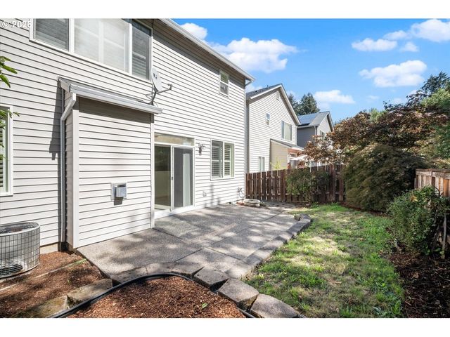 5648 Ne CADDIS Dr, Hillsboro, OR 97124