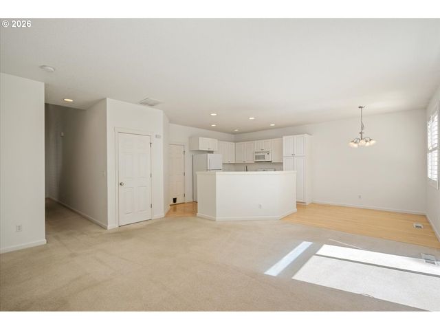 5648 Ne CADDIS Dr, Hillsboro, OR 97124