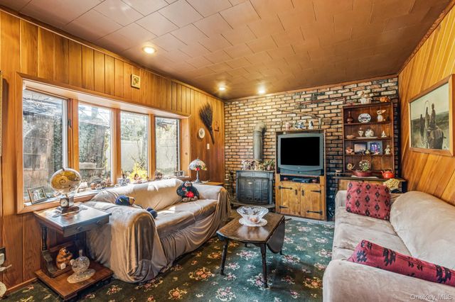 85-25 213th Street, Hollis Hills, NY 11427